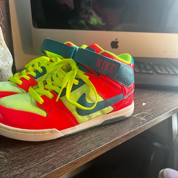 Nike Size 7 Womens Mogan Multicolor - Picture 3 of 4